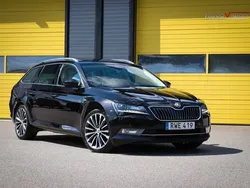Svart Begagnad 2016 Skoda Superb LAURIN & KLEMENT Kombi | 229 900 kr (Dyr)