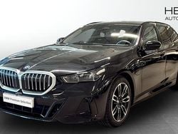 Svart (black) Begagnad 2025 BMW 530e M Sport Kombi | 618 700 kr (Superpris)