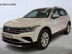 Vit Begagnad 2021 VW Tiguan SUV | 259 000 kr