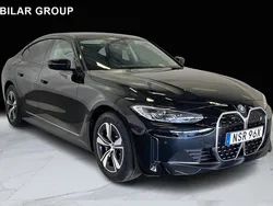 Svart Begagnad 2023 BMW i4 Shadowline Sedan | 519 000 kr