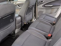 Grå Begagnad 2010 Ford S-MAX S Minibuss | 80 000 kr (Lite dyr)