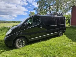 Svart Begagnad 2012 Nissan Primastar Minibuss | 60 000 kr (Marknadspris)