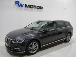 Mörkgrå Begagnad 2017 VW Passat R-line Kombi | 208 900 kr (Marknadspris)