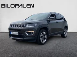 Grå Begagnad 2017 Jeep Compass SUV | 179 900 kr (Marknadspris)