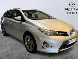 Silver Begagnad 2013 Toyota Auris Touring Sports Active Kombi | 119 990 kr (Marknadspris)