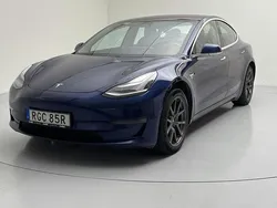 Blå Begagnad 2019 Tesla Model 3 Sedan | 180 000 kr (Marknadspris)