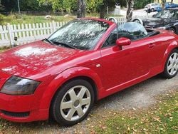 Röd Begagnad 2000 Audi TT Roadster Cab | 75 000 kr
