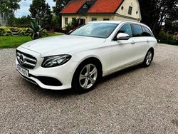 Vit Begagnad 2018 Mercedes E200 Avantgarde Kombi | 199 000 kr (Marknadspris)