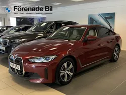 Röd Begagnad 2022 BMW i4 Sedan | 469 000 kr (Marknadspris)