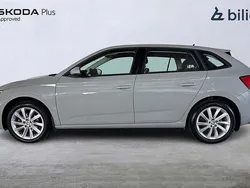 Grå Begagnad 2022 Skoda Scala Halvkombi | 229 800 kr (Marknadspris)