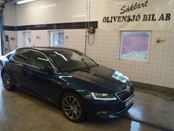Blå Begagnad 2017 Skoda Superb Business Line Halvkombi | 199 000 kr (Marknadspris)