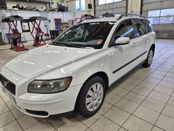 Vit Begagnad 2005 Volvo V50 Kombi | 25 000 kr (Lite dyr)