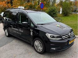 Svart Begagnad 2018 VW Caddy Maxi Life Life Minibuss | 115 000 kr (Superpris)