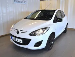 Vit Begagnad 2014 Mazda 2 Halvkombi | 79 000 kr (Marknadspris)