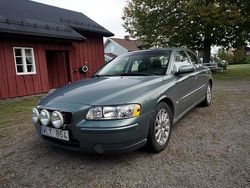 Grön Begagnad 2005 Volvo S60 Kinetic Sedan | 19 950 kr (Superpris)