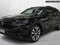 Svart Begagnad 2021 VW Touareg R SUV | 599 000 kr (Marknadspris)