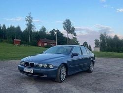 Blå Begagnad 2002 BMW 530 Sedan | 37 000 kr