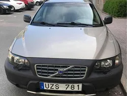 Brun Begagnad 2004 Volvo XC70 SUV | 31 000 kr (Marknadspris)