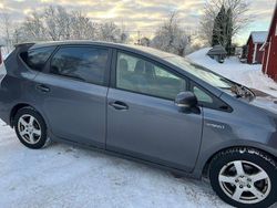 Svart/grå metallic Begagnad 2013 Toyota Prius+ Minibuss | 114 500 kr (Superpris)