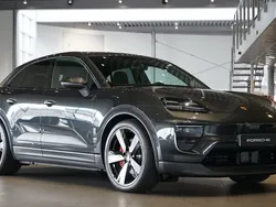 Grå Ny 2024 Porsche Macan SUV | 1 095 000 kr