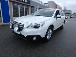 Vit Begagnad 2017 Subaru Outback SUV | 174 000 kr (Marknadspris)