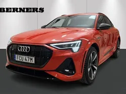 Röd Begagnad 2020 Audi e-tron Premium SUV | 499 900 kr (Dyr)