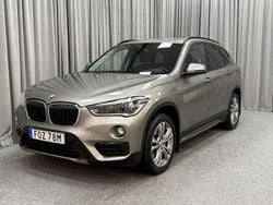 Silver (platinum silver metallic) Begagnad 2019 BMW X1 Sport Line SUV | 249 900 kr (Marknadspris)
