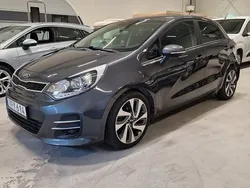 Grå Begagnad 2016 Kia Rio Halvkombi | 109 500 kr (Lite dyr)