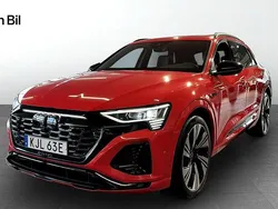 Röd (soneiraröd metallic) Begagnad 2023 Audi Q8 e-tron S-Line SUV | 709 900 kr (Marknadspris)
