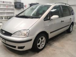 Grå Begagnad 2001 Ford Galaxy Minibuss | 12 900 kr