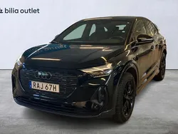 Svart Begagnad 2023 Audi Q4 Sportback e-tron Comfort SUV | 429 900 kr