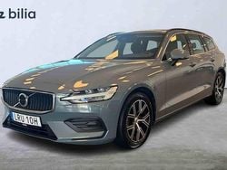 Grå Begagnad 2023 Volvo V60 Kombi | 314 900 kr (Marknadspris)