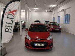 Röd Begagnad 2015 Hyundai i10 Halvkombi | 57 800 kr (Marknadspris)
