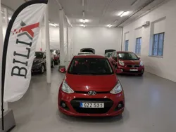 Röd Begagnad 2015 Hyundai i10 Halvkombi | 57 800 kr (Marknadspris)