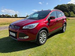 Rödmetallic Begagnad 2016 Ford Kuga Titanium SUV | 79 900 kr (Bra pris)