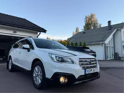 Vit Begagnad 2015 Subaru Outback SUV | 159 000 kr (Marknadspris)