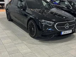 Svart Begagnad 2025 Mercedes E400 Sedan | 939 000 kr