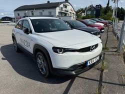 Vit Begagnad 2022 Mazda MX30 Exclusive-Line SUV | 380 000 kr