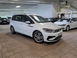 Vit Begagnad 2018 VW Touran R-line Minibuss | 268 500 kr (Marknadspris)