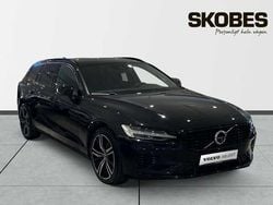 Svart Begagnad 2022 Volvo V60 R-Design Kombi | 369 500 kr (Marknadspris)