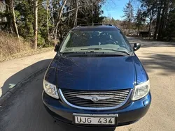 Blå Begagnad 2003 Chrysler Grand Voyager Minibuss | 35 000 kr (Lite dyr)