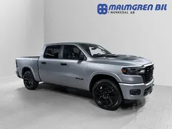Grå (billet silver metallic) Ny 2025 Dodge Ram Pickup | 1 175 000 kr (Marknadspris)