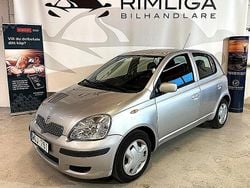 Silver Begagnad 2004 Toyota Yaris Halvkombi | 32 900 kr (Marknadspris)