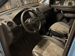 Blå Begagnad 2013 VW Caddy Minibuss | 89 500 kr (Marknadspris)