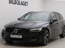 Svart Begagnad 2022 Volvo V60 R-Design Kombi | 439 800 kr (Marknadspris)