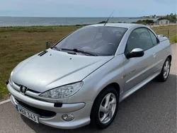 Grå Begagnad 2004 Peugeot 206 CC Cab | 35 000 kr