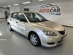 Grå Begagnad 2005 Mazda 3 Inclusive Halvkombi | 27 900 kr (Marknadspris)
