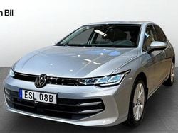 Silver (oyster silver metallic) Begagnad 2025 VW Golf VIII Comfortline Kombi | 309 900 kr (Marknadspris)