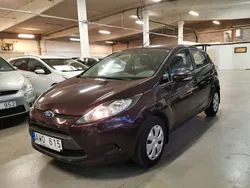Röd Begagnad 2009 Ford Fiesta Halvkombi | 54 900 kr (Marknadspris)