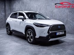 Vit Begagnad 2022 Toyota Corolla Cross Style SUV | 334 700 kr (Marknadspris)